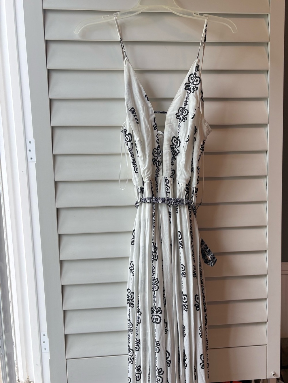 NWT Miss Avenue White and Black Floral Maxi Dress with Spaghetti Straps
